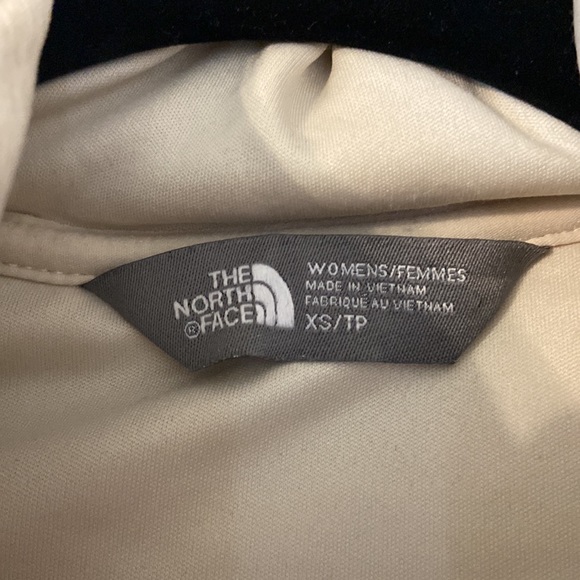 The North Face Women’s Jacket size XS excellent condition length 25” bust 30” - Picture 2 of 16